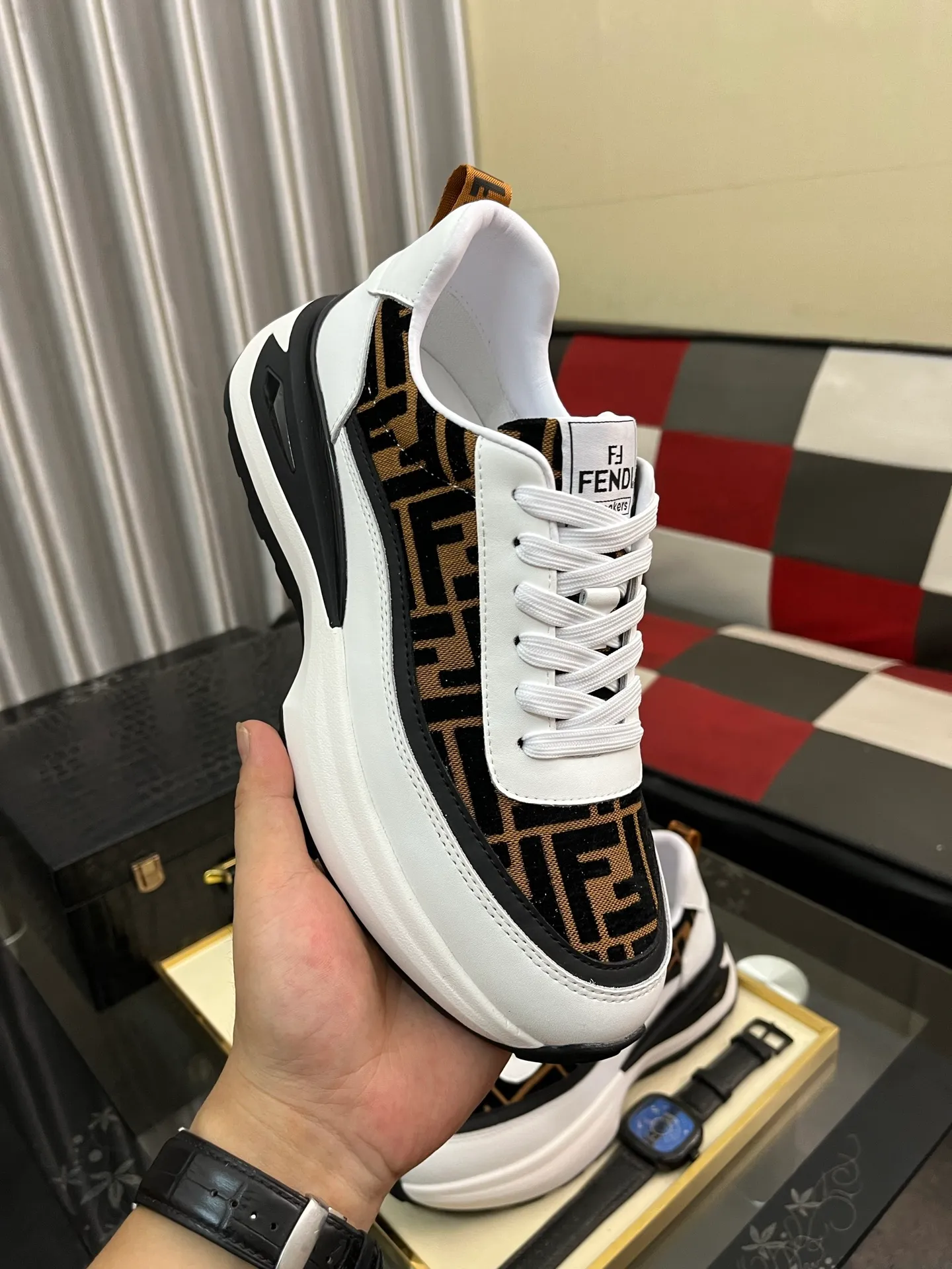 Men's shoes💰458⌚️⌚️[FENDI-FENDI] Classic men's casual shoes🔥New product nowadays, made of cowhide + breathable fabric, comfortable pigskin lining. The perfect last shape and generous and fashionable design have attracted the favor of many consumers. 🔥Number of sizes: 38-444️⃣Colors available